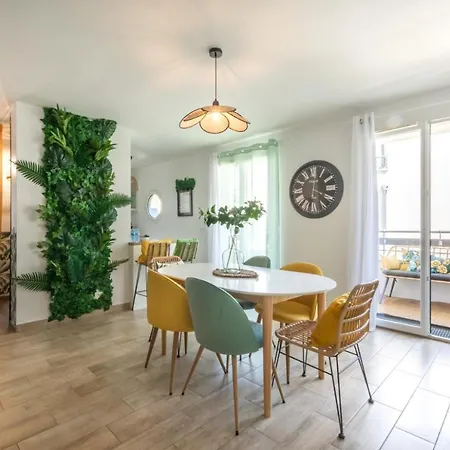 Apartment Tropical Garden By Plaza